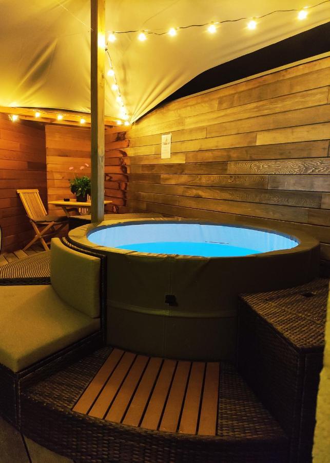 Gite A L'Ombre Du Clocher Avec Jacuzzi Et Sauna Privatifs Celles  Eksteriør billede