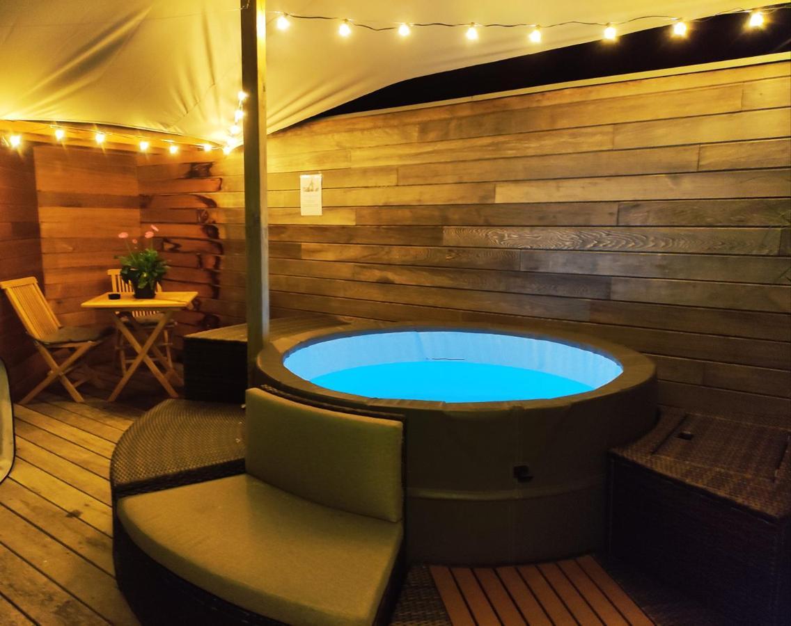 Gite A L'Ombre Du Clocher Avec Jacuzzi Et Sauna Privatifs Celles  Eksteriør billede