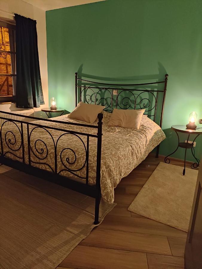 Gite A L'Ombre Du Clocher Avec Jacuzzi Et Sauna Privatifs Celles  Eksteriør billede